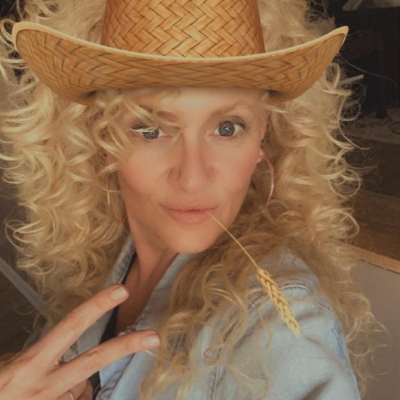 Meet your Posher, MB - Picture 1 of 2